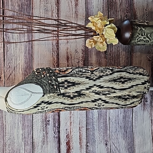 NWT MADISON PAIGE SLEEVELESS LINED CROCHET BEADED ELASTIC FLOUNCE DRESS - Picture 4 of 16